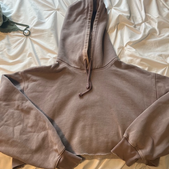 ARITZIA|| Cropped purple hoodie - Picture 1 of 6